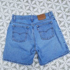Levi's Shorts - Levi's 550 Relaxed Fit Ladies 15 Shorts Retail 50 Levi's Shorts - Levi's 550 Relaxed Fit Ladies 15 Shorts Retail 50